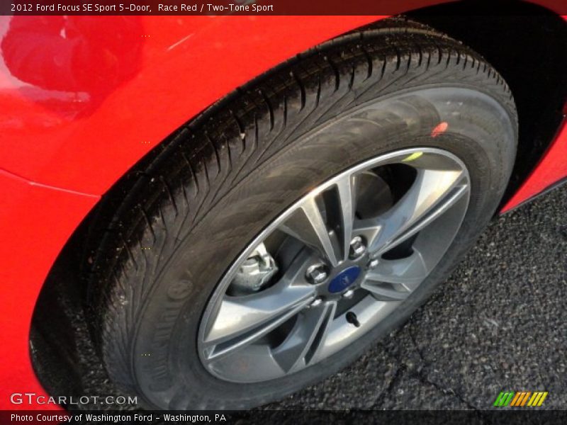 Race Red / Two-Tone Sport 2012 Ford Focus SE Sport 5-Door