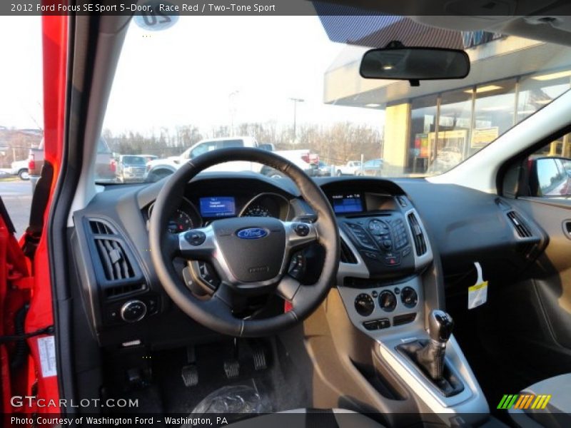 Race Red / Two-Tone Sport 2012 Ford Focus SE Sport 5-Door