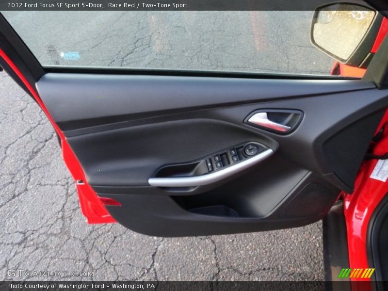 Race Red / Two-Tone Sport 2012 Ford Focus SE Sport 5-Door
