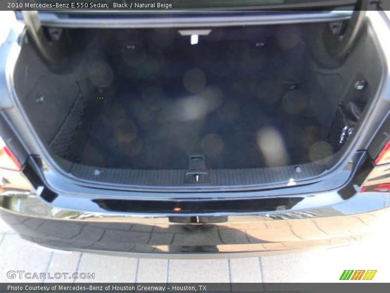 Black / Natural Beige 2010 Mercedes-Benz E 550 Sedan