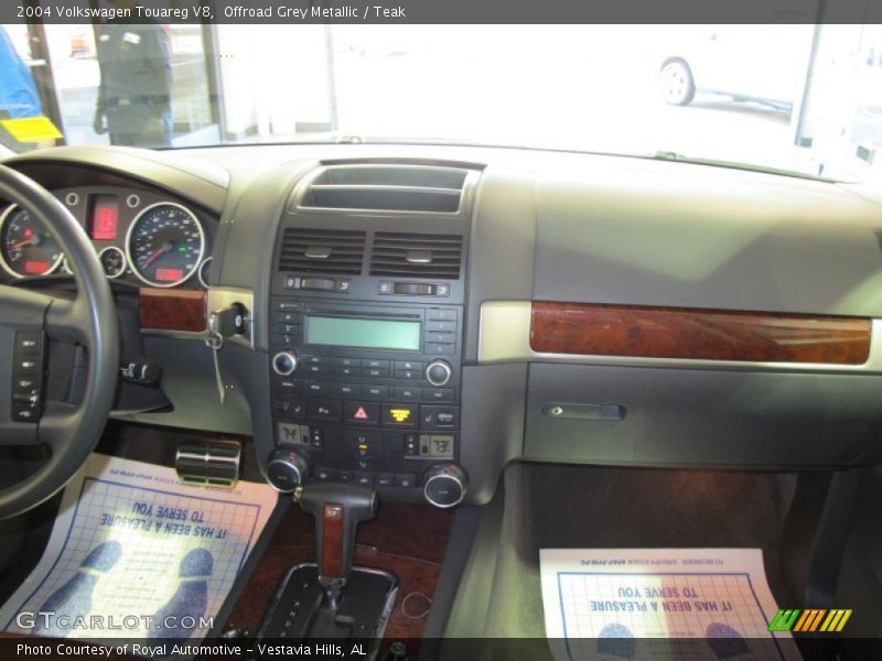 Offroad Grey Metallic / Teak 2004 Volkswagen Touareg V8