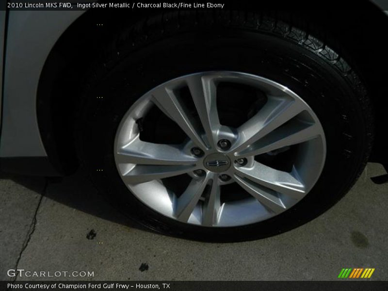 Ingot Silver Metallic / Charcoal Black/Fine Line Ebony 2010 Lincoln MKS FWD
