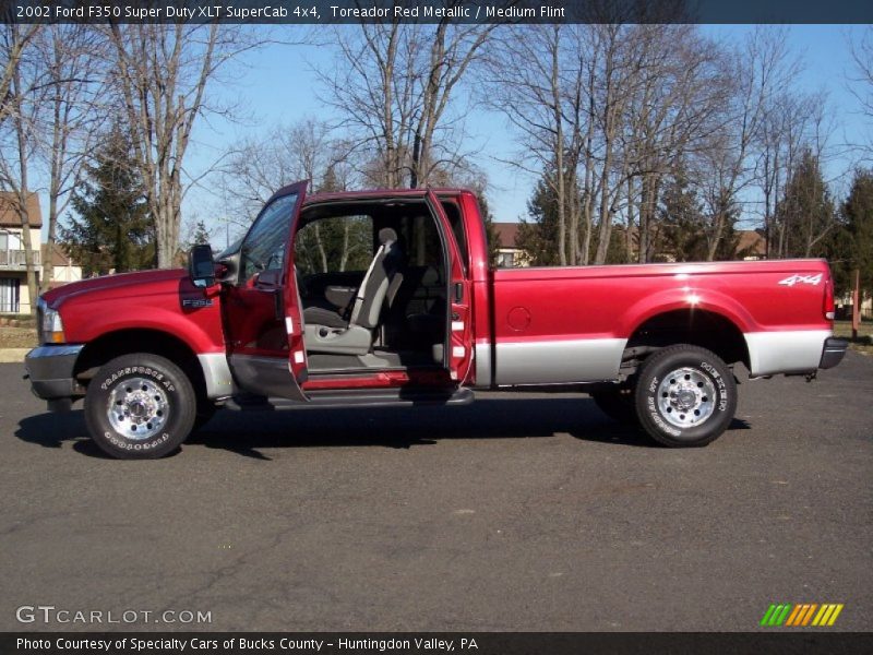 Toreador Red Metallic / Medium Flint 2002 Ford F350 Super Duty XLT SuperCab 4x4