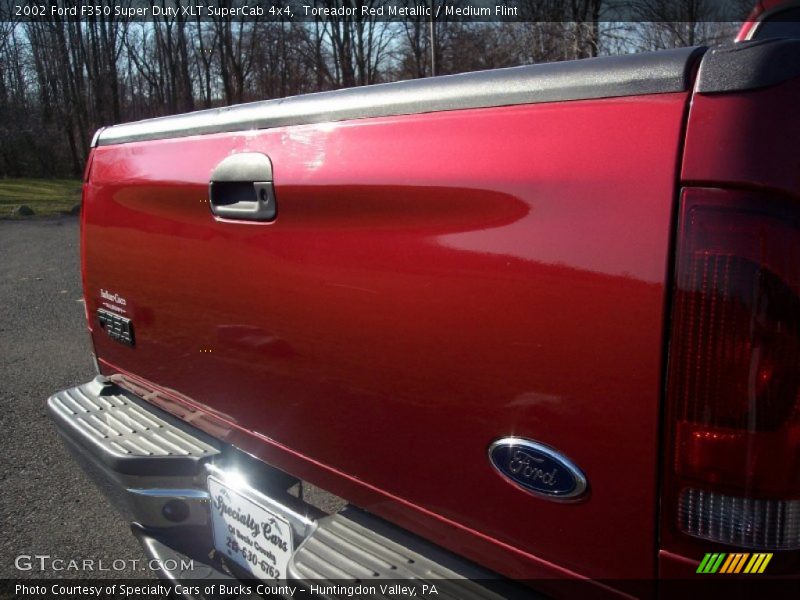 Toreador Red Metallic / Medium Flint 2002 Ford F350 Super Duty XLT SuperCab 4x4