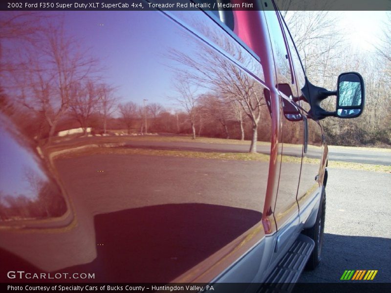 Toreador Red Metallic / Medium Flint 2002 Ford F350 Super Duty XLT SuperCab 4x4