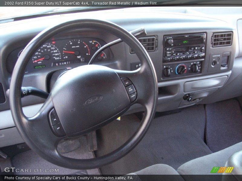 Dashboard of 2002 F350 Super Duty XLT SuperCab 4x4