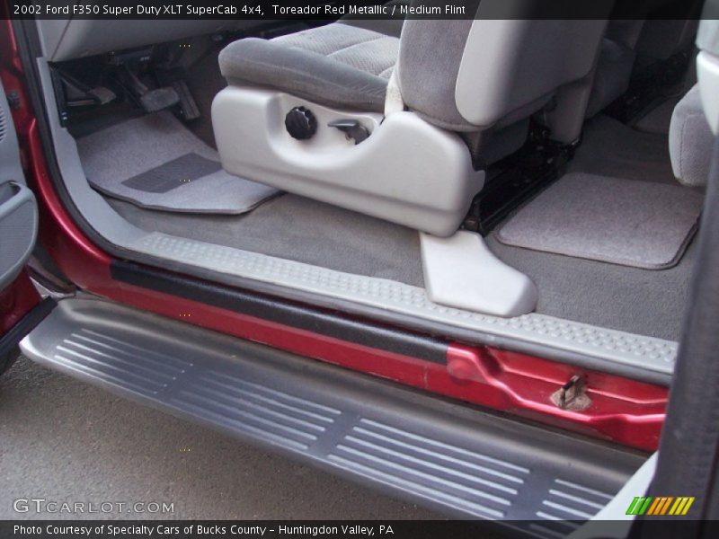 Toreador Red Metallic / Medium Flint 2002 Ford F350 Super Duty XLT SuperCab 4x4