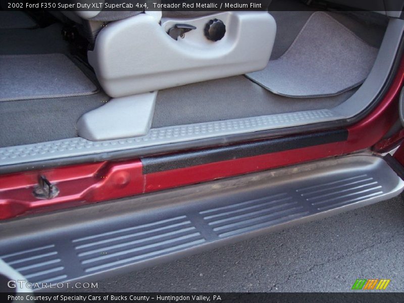 Toreador Red Metallic / Medium Flint 2002 Ford F350 Super Duty XLT SuperCab 4x4