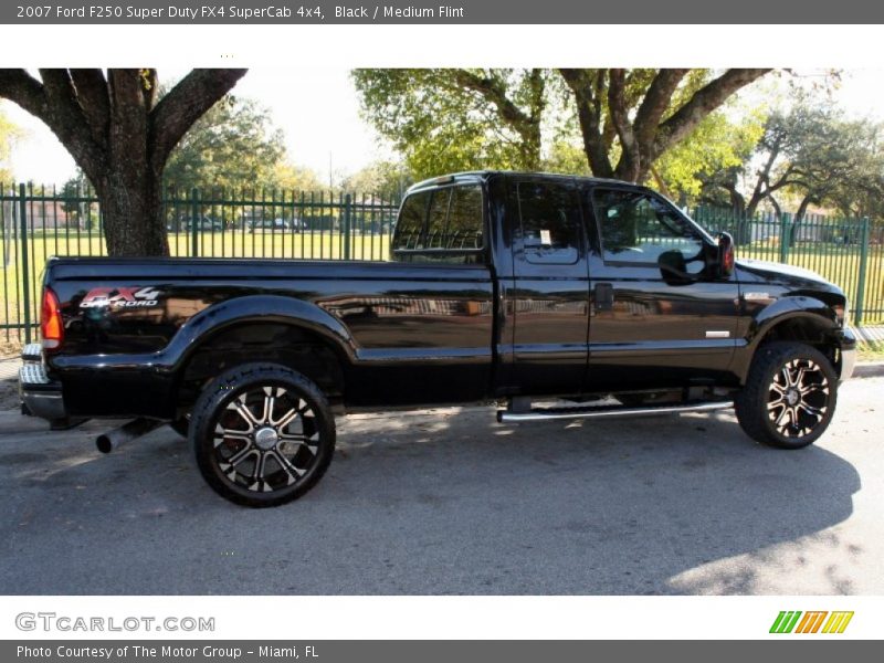 Custom Wheels of 2007 F250 Super Duty FX4 SuperCab 4x4