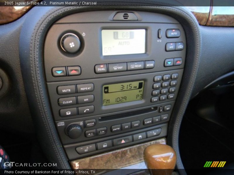 Controls of 2005 S-Type 4.2