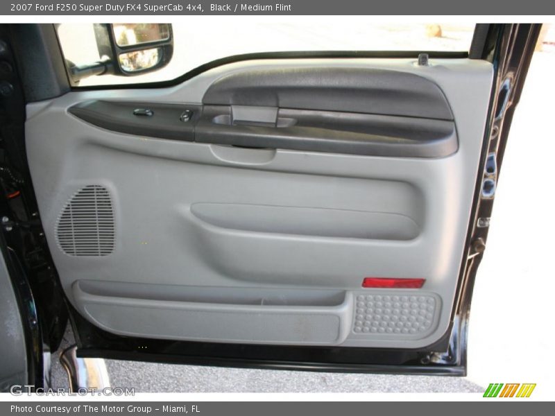 Door Panel of 2007 F250 Super Duty FX4 SuperCab 4x4