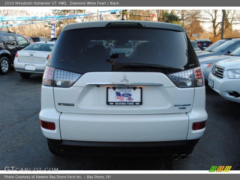 Diamond White Pearl / Black 2010 Mitsubishi Outlander GT 4WD
