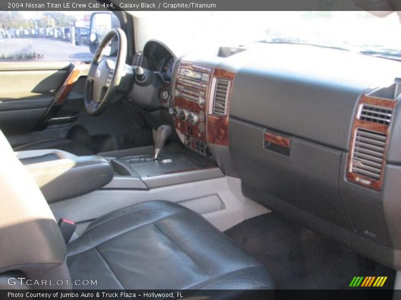 Galaxy Black / Graphite/Titanium 2004 Nissan Titan LE Crew Cab 4x4