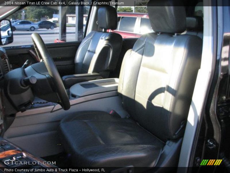 Galaxy Black / Graphite/Titanium 2004 Nissan Titan LE Crew Cab 4x4