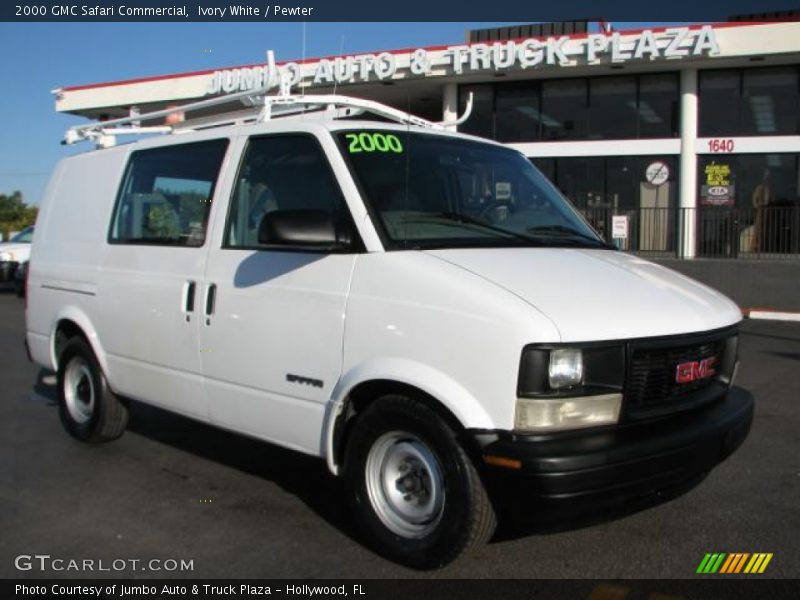 Ivory White / Pewter 2000 GMC Safari Commercial