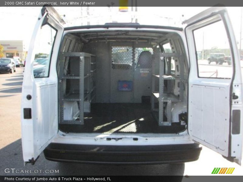 Ivory White / Pewter 2000 GMC Safari Commercial