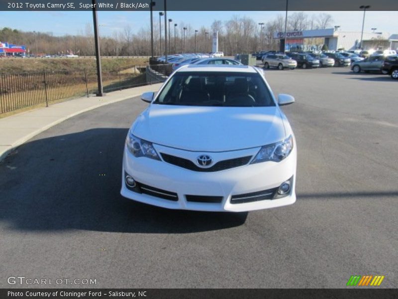 Super White / Black/Ash 2012 Toyota Camry SE