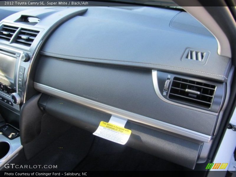 Super White / Black/Ash 2012 Toyota Camry SE
