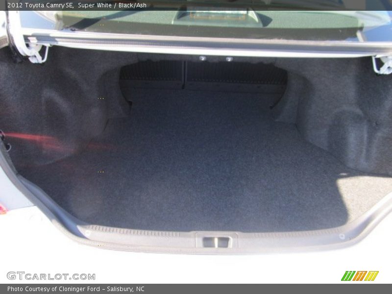 Super White / Black/Ash 2012 Toyota Camry SE
