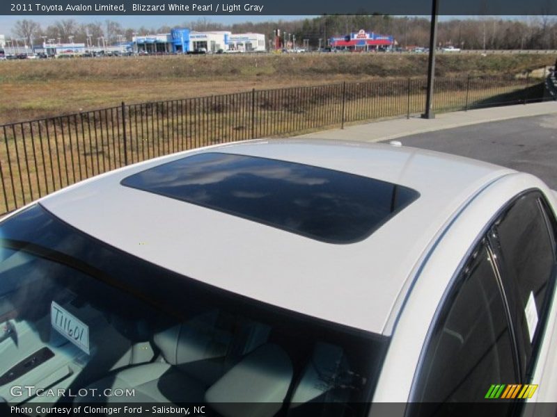 Blizzard White Pearl / Light Gray 2011 Toyota Avalon Limited