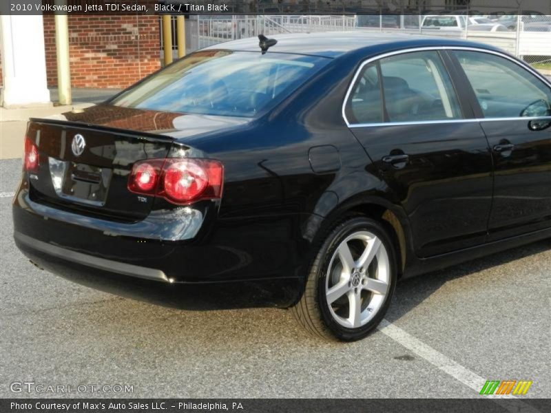 Black / Titan Black 2010 Volkswagen Jetta TDI Sedan