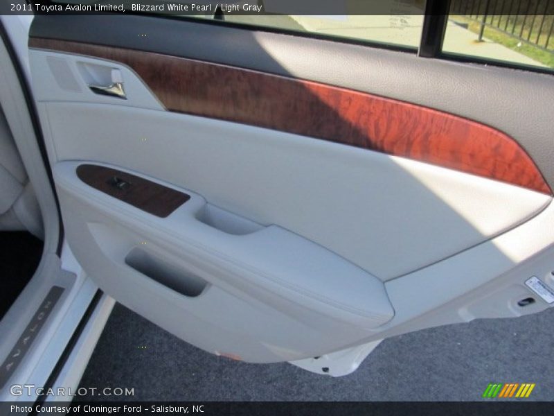 Blizzard White Pearl / Light Gray 2011 Toyota Avalon Limited