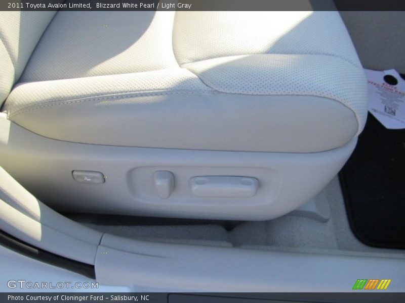 Blizzard White Pearl / Light Gray 2011 Toyota Avalon Limited