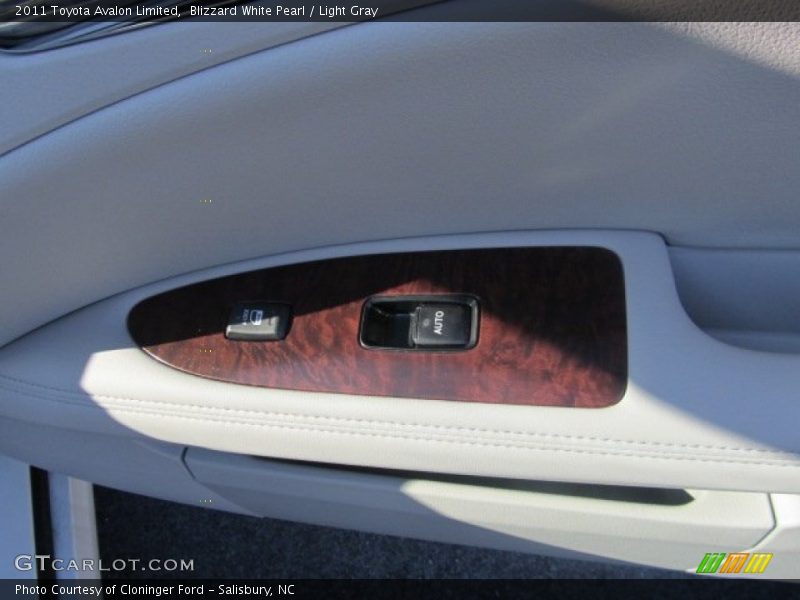 Blizzard White Pearl / Light Gray 2011 Toyota Avalon Limited