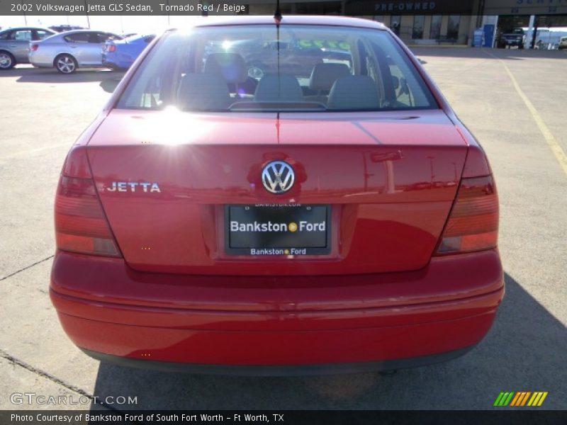 Tornado Red / Beige 2002 Volkswagen Jetta GLS Sedan