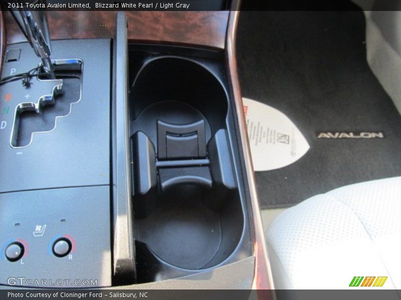 Blizzard White Pearl / Light Gray 2011 Toyota Avalon Limited