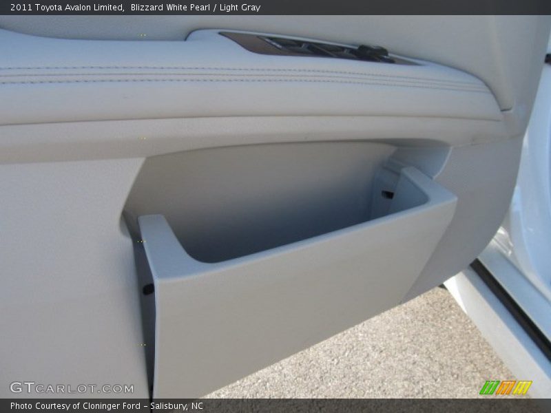 Blizzard White Pearl / Light Gray 2011 Toyota Avalon Limited