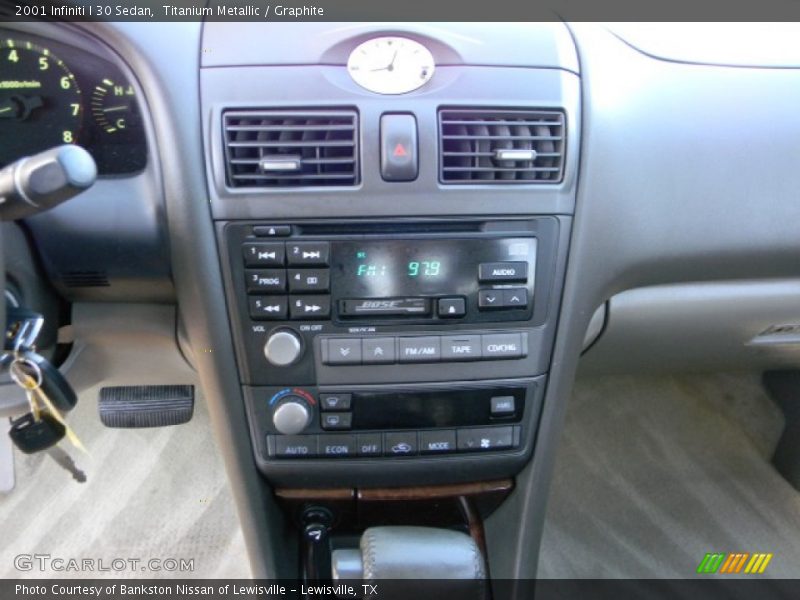 Titanium Metallic / Graphite 2001 Infiniti I 30 Sedan