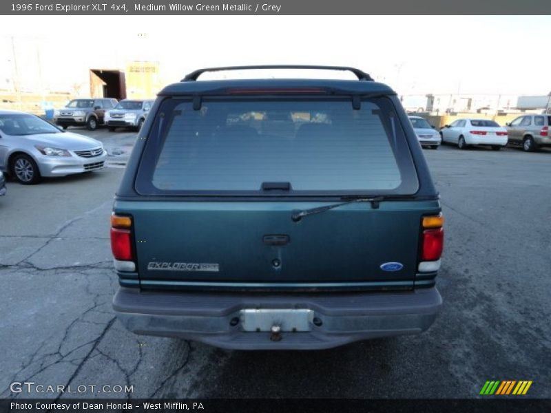 Medium Willow Green Metallic / Grey 1996 Ford Explorer XLT 4x4