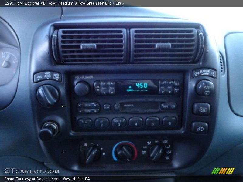 Medium Willow Green Metallic / Grey 1996 Ford Explorer XLT 4x4