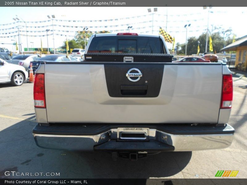 Radiant Silver / Graphite/Titanium 2005 Nissan Titan XE King Cab