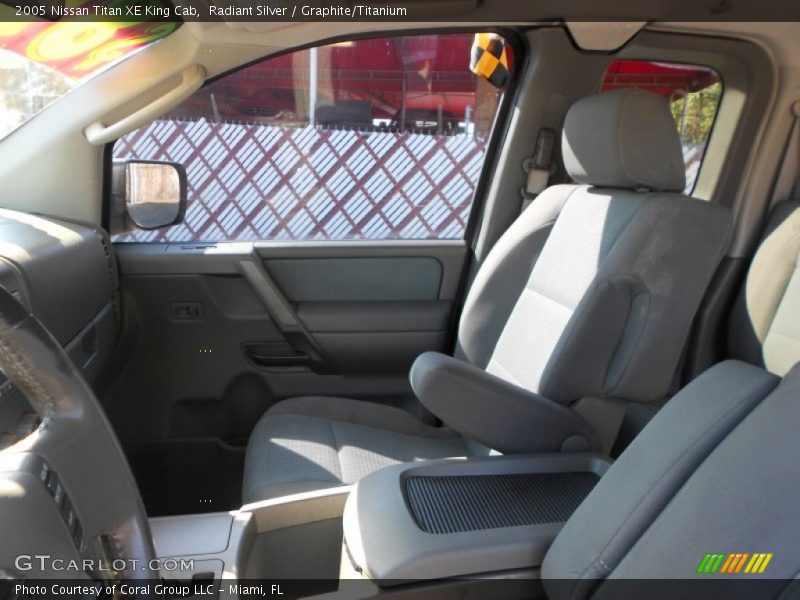 Radiant Silver / Graphite/Titanium 2005 Nissan Titan XE King Cab