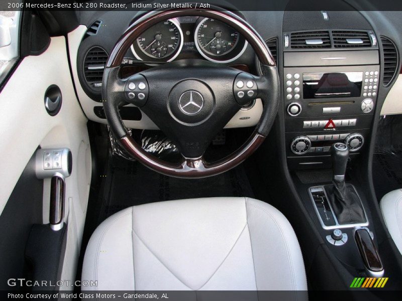 Dashboard of 2006 SLK 280 Roadster