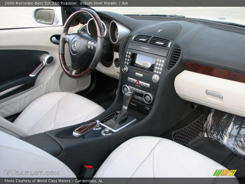 Dashboard of 2006 SLK 280 Roadster