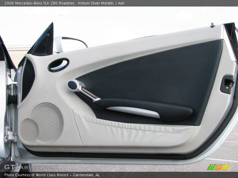 Door Panel of 2006 SLK 280 Roadster