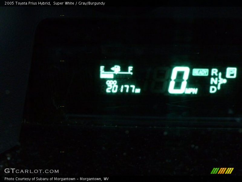 Super White / Gray/Burgundy 2005 Toyota Prius Hybrid