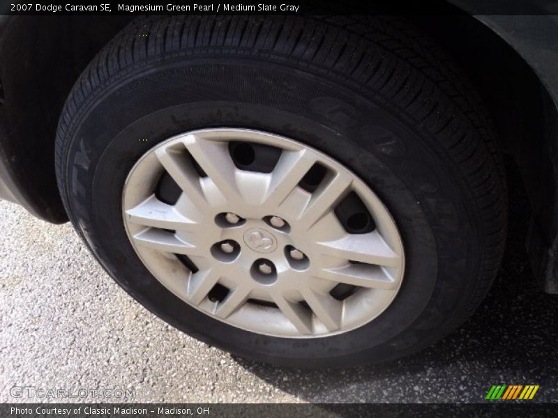 Magnesium Green Pearl / Medium Slate Gray 2007 Dodge Caravan SE