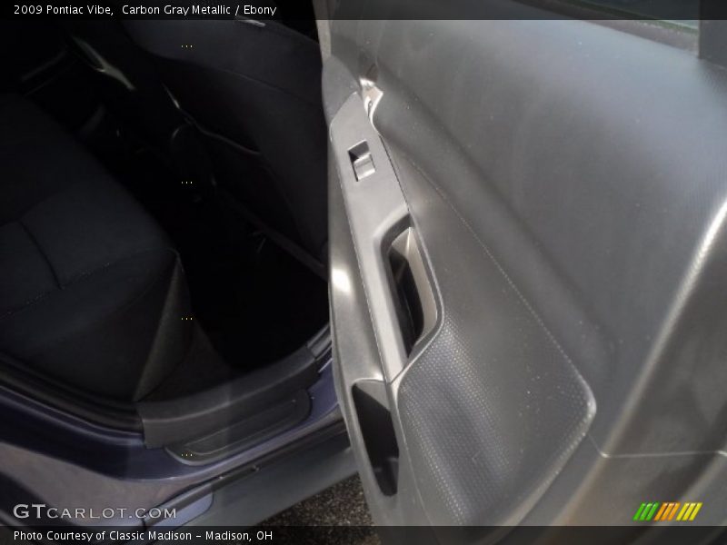 Carbon Gray Metallic / Ebony 2009 Pontiac Vibe