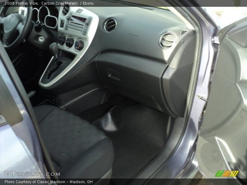 Carbon Gray Metallic / Ebony 2009 Pontiac Vibe