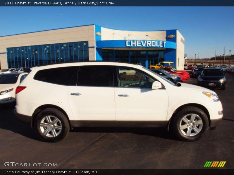 White / Dark Gray/Light Gray 2011 Chevrolet Traverse LT AWD