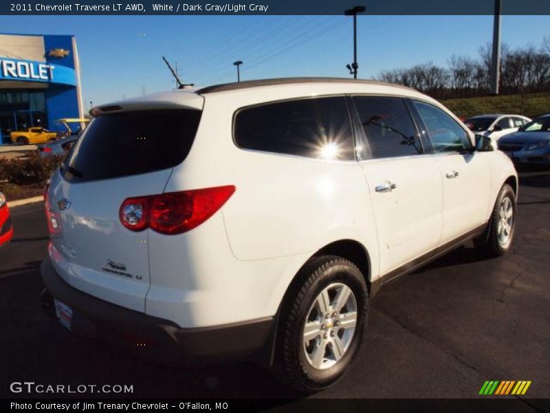 White / Dark Gray/Light Gray 2011 Chevrolet Traverse LT AWD