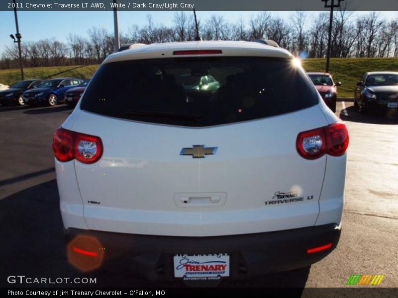 White / Dark Gray/Light Gray 2011 Chevrolet Traverse LT AWD
