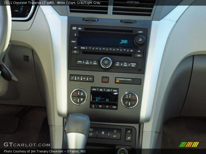 White / Dark Gray/Light Gray 2011 Chevrolet Traverse LT AWD