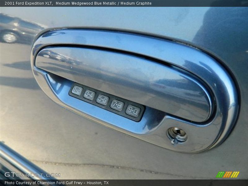 Medium Wedgewood Blue Metallic / Medium Graphite 2001 Ford Expedition XLT