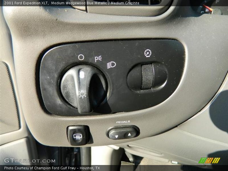 Medium Wedgewood Blue Metallic / Medium Graphite 2001 Ford Expedition XLT