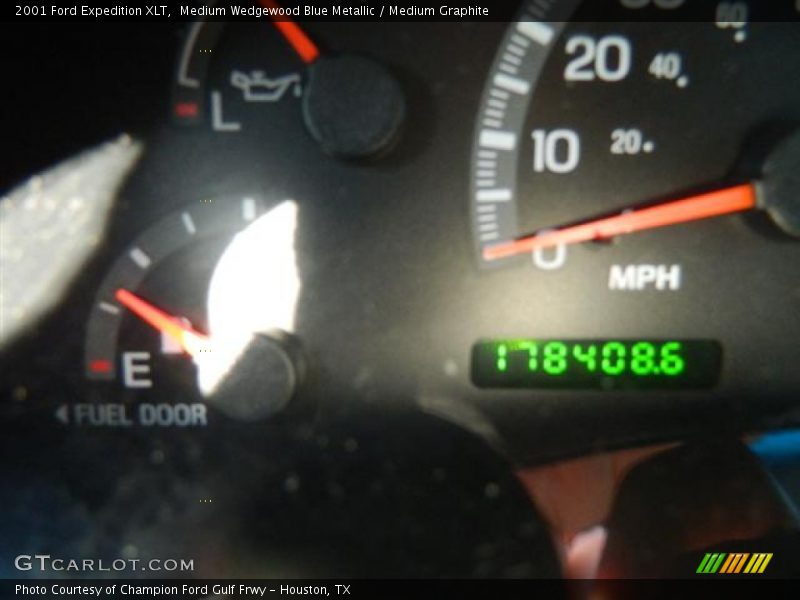 Medium Wedgewood Blue Metallic / Medium Graphite 2001 Ford Expedition XLT
